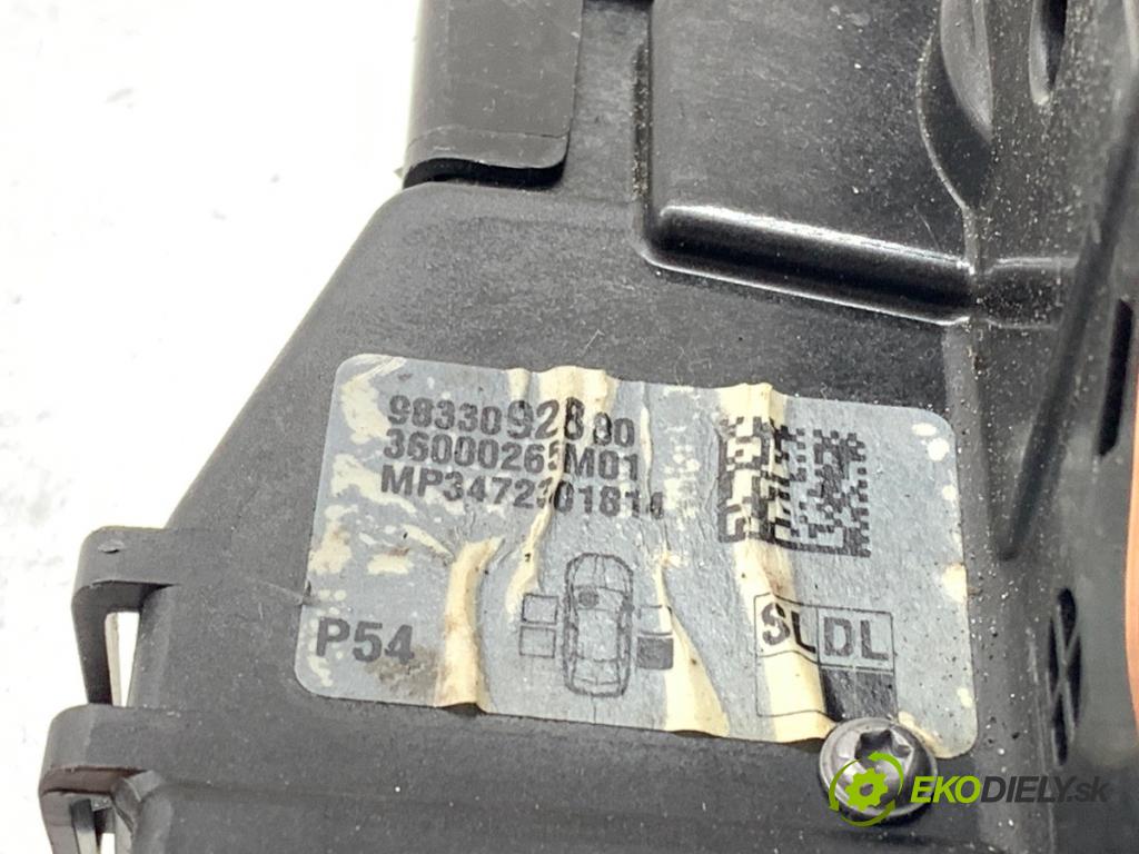 PEUGEOT 408 II liftback 2024 96 kW PureTech 130 (FPHNST) 1199 zámok Dvere pravy zad 9833092880