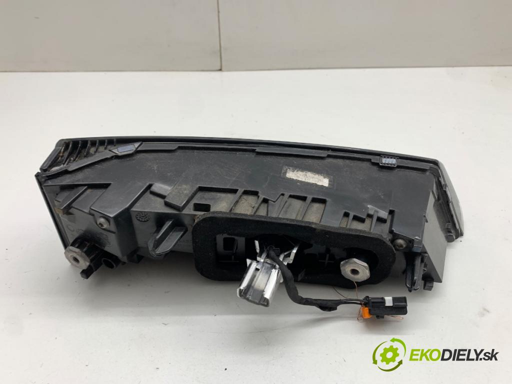 PEUGEOT 408 II liftback 2024 96 kW PureTech 130 (FPHNST) 1199 Svetlo pravy zad vnútorná