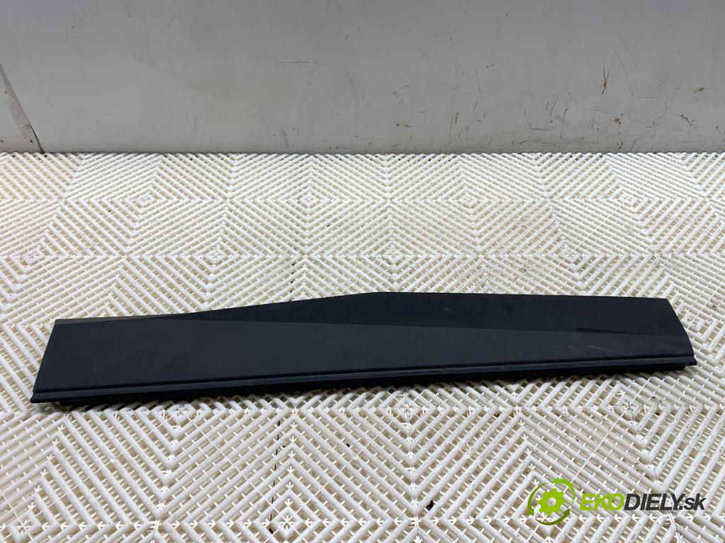 PEUGEOT 408 II liftback 2024 96 kW PureTech 130 (FPHNST) 1199 Lišta Dvere pravy predný 9840728380