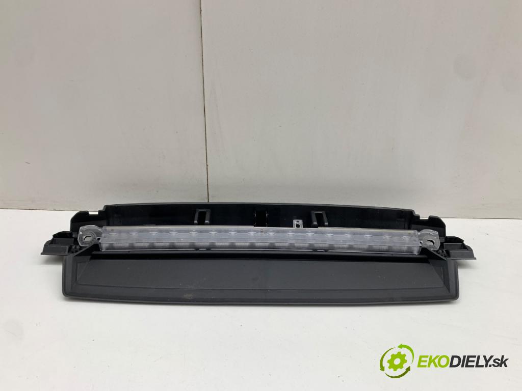 PEUGEOT 408 II liftback 2024 96 kW PureTech 130 (FPHNST) 1199 Svetlo brzdových svetiel 9847748880