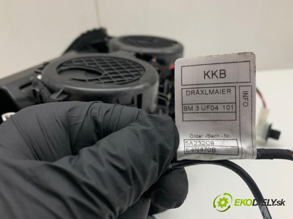 BMW G02 SUV 2024 265 kW M40 i xDrive 2998 držák na nápoje NABÍJEČKA: INDUKCE: 5A192C3