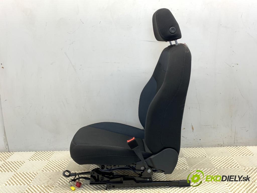 SEAT ATECA SUV 2017 110 kW 2.0 TDI 4Drive 1968 Sedadlo pravy predný