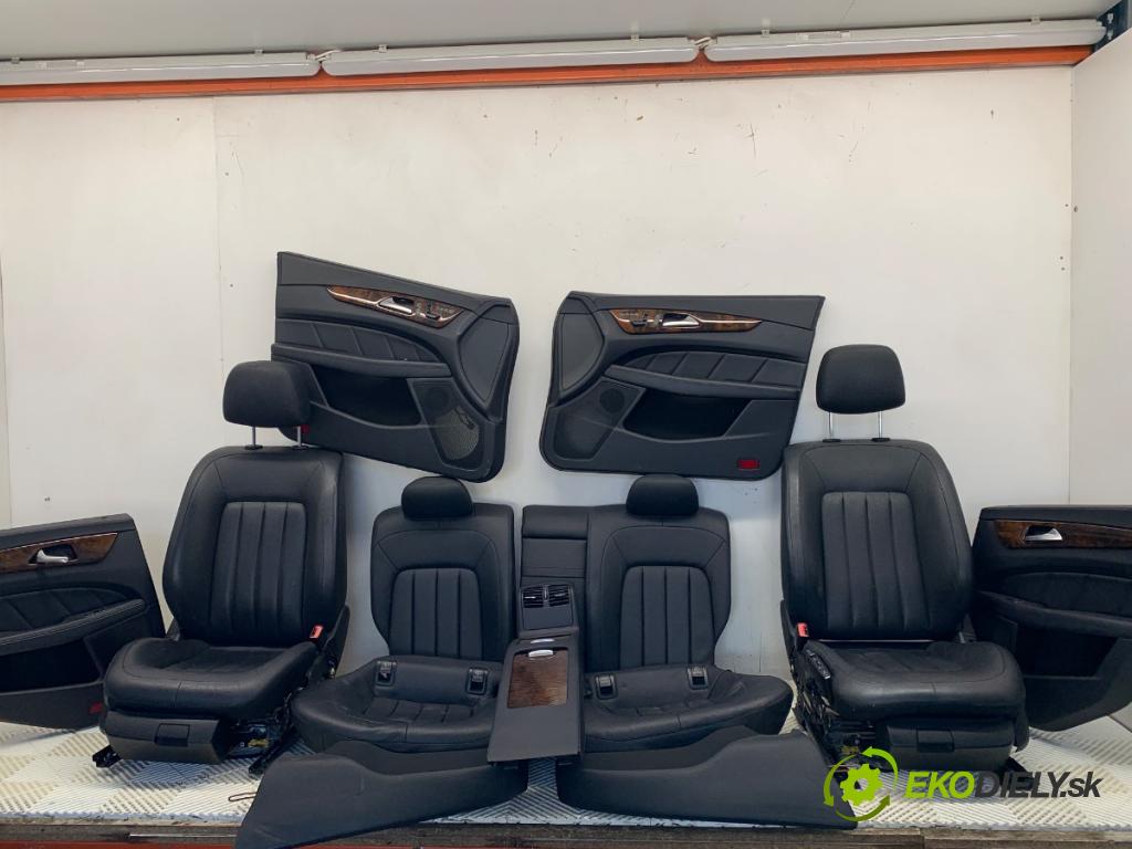 MERCEDES-BENZ C218 coupe 2014 300 kW CLS 500 (218.373) 4663 Sedadlá, sedačky Sedadlo bočné 