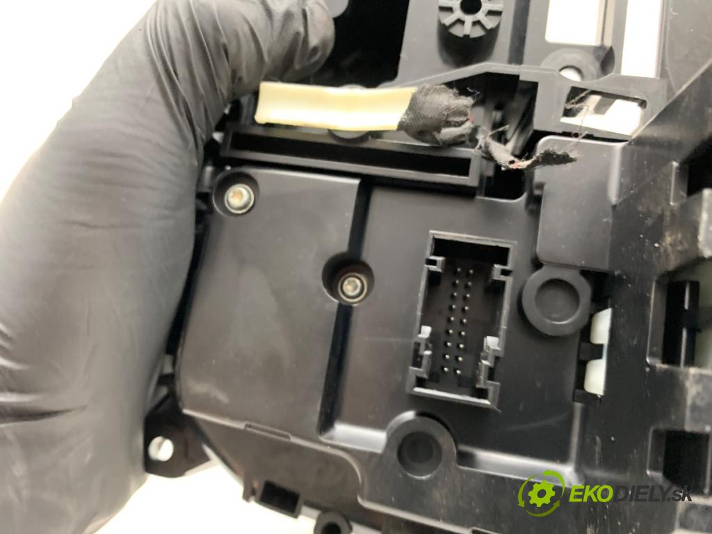 BMW G02 SUV 2024 265 kW M40 i xDrive 2998 Kulisa Panel prepínačov 5A7DFD6
