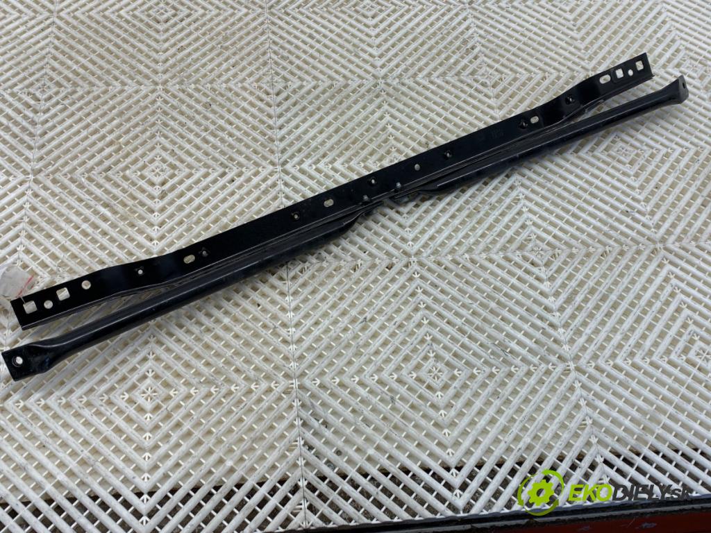 BMW G02 SUV 2024 265 kW M40 i xDrive 2998 výztuha horní 7400111 (Výztuha)