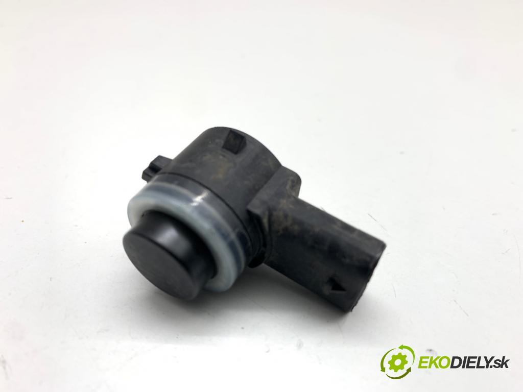 PEUGEOT 408 II liftback 2024 96 kW PureTech 130 (FPHNST) 1199 Snímač PDC 9813348377