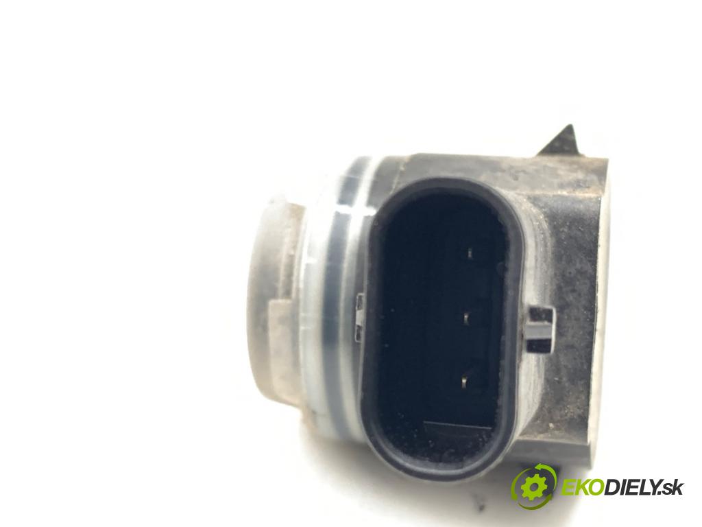 PEUGEOT 408 II liftback 2024 96 kW PureTech 130 (FPHNST) 1199 snímač PDC 9813348377