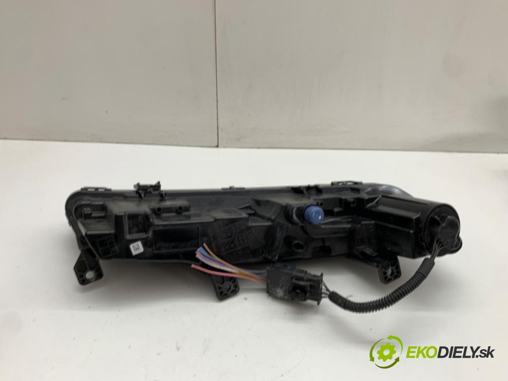 PEUGEOT 408 II liftback 2024 96 kW PureTech 130 (FPHNST) 1199 Svetlo DRL: pravy predný 9835230880