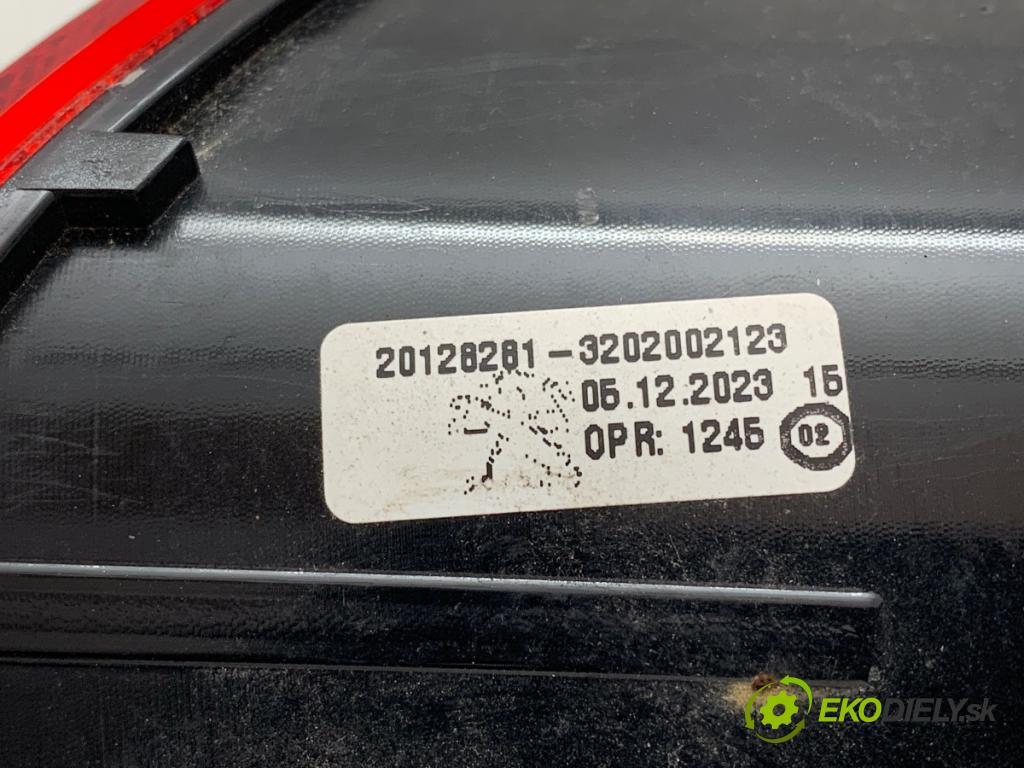 PEUGEOT 408 II liftback 2024 96 kW PureTech 130 (FPHNST) 1199 Svetlo nárazníka ľavy zad 9835303480