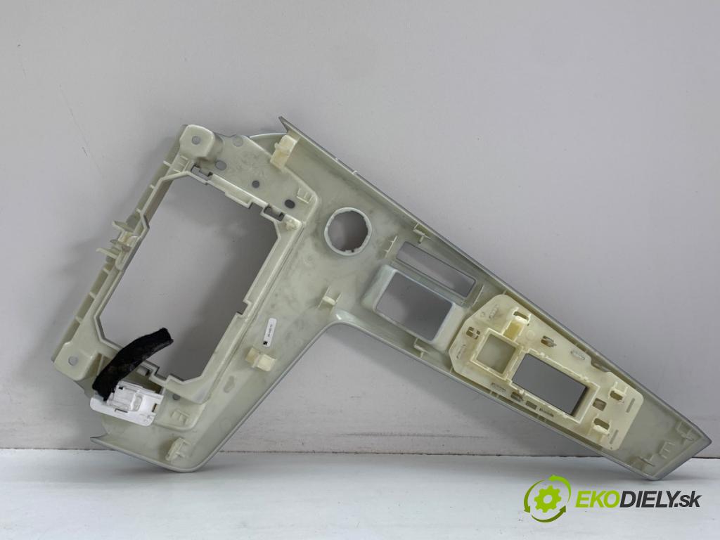 PEUGEOT 408 II liftback 2024 96 kW PureTech 130 (FPHNST) 1199 Rámček kryt TUNEL: 9843246880