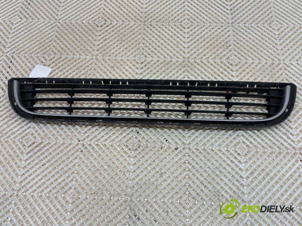 CITROEN BERLINGO II Nadwozie pełne/minivan 2014 68 kW 1.6 HDi 90 1560 mří nárazníka přední část 9677603677 (Přední mřížka (maska chladiče))