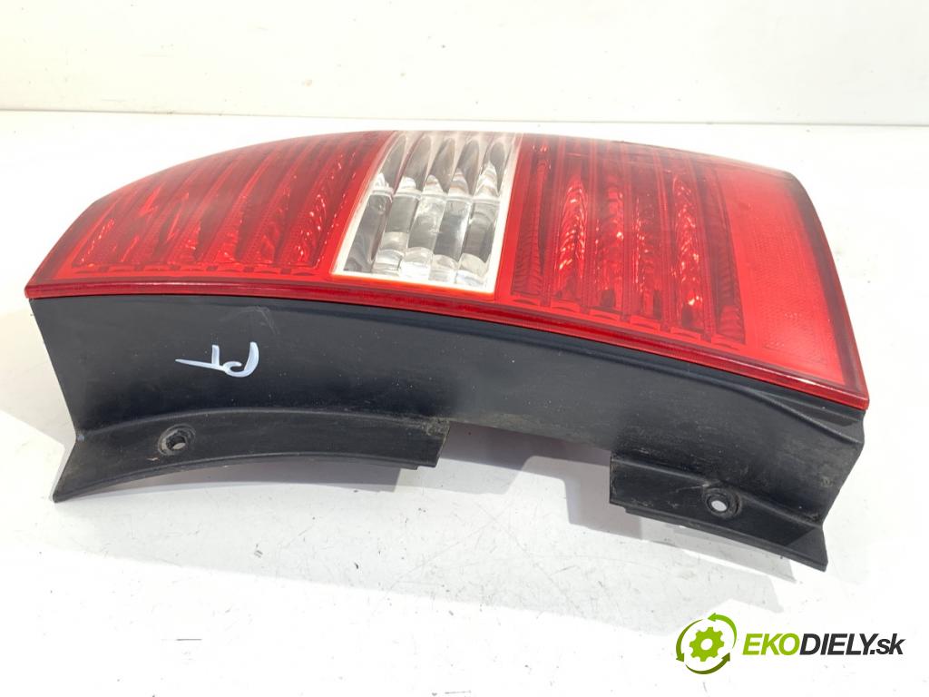 KIA SPORTAGE II SUV 2007 104 kW 2.0 i 16V 1975 Svetlo pravy zad