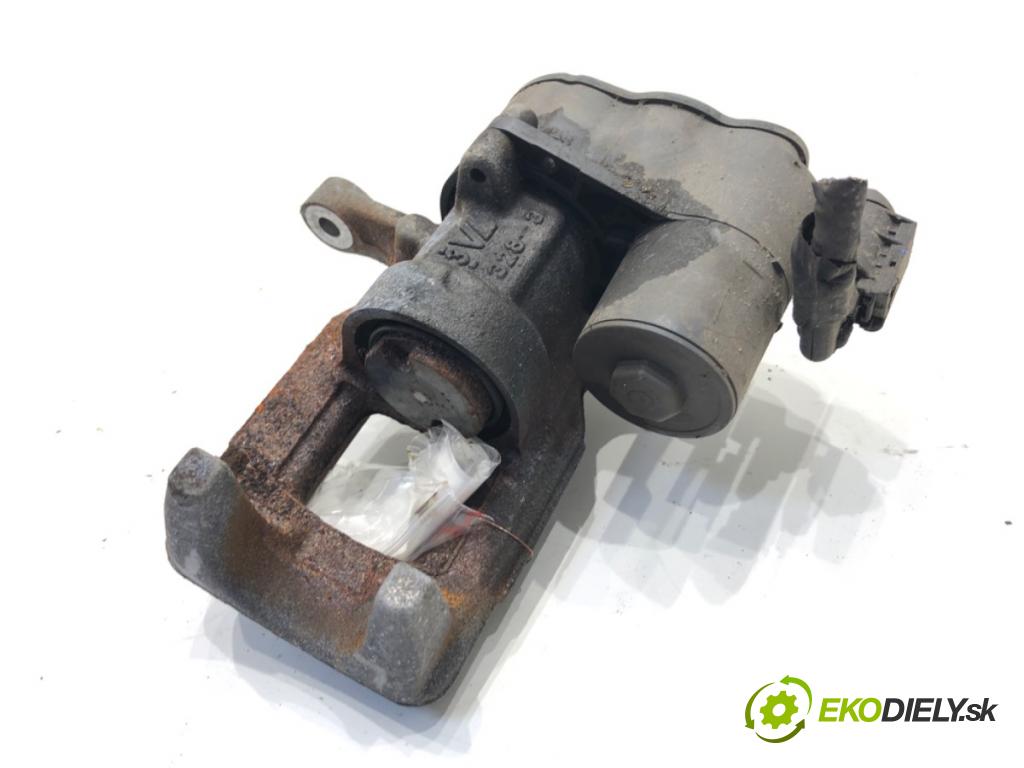 PEUGEOT 408 II liftback 2024 96 kW PureTech 130 (FPHNST) 1199 brzdič třmen levý zadní část 9819059380