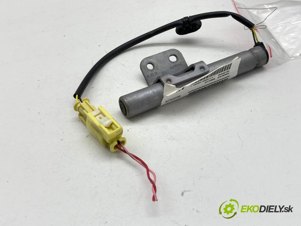PEUGEOT 408 II liftback 2024 96 kW PureTech 130 (FPHNST) 1199 KAZETA: PIROTECHNICKÉ: kapoty pravy 9830981380
