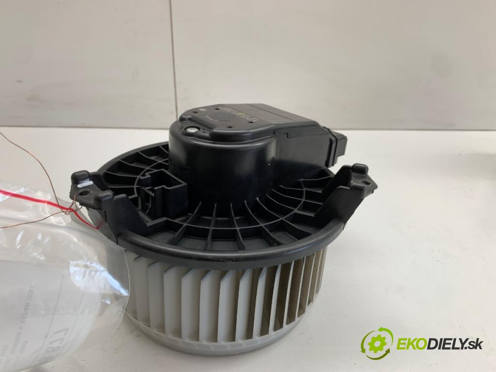 FORD MONDEO MK5 sedan 2018 138 kW 2.0 Hybrid 1999 ventilátor kúrenia AY272700-6220