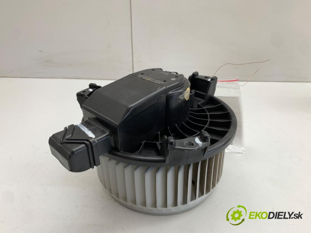 FORD MONDEO MK5 sedan 2018 138 kW 2.0 Hybrid 1999 ventilátor kúrenia AY272700-6220