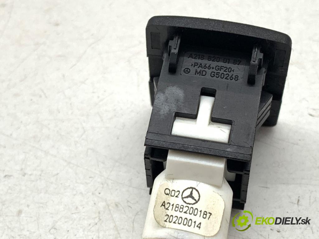 MERCEDES-BENZ C218 coupe 2014 300 kW CLS 500 (218.373) 4663 HNÍZDO: USB A2188200187