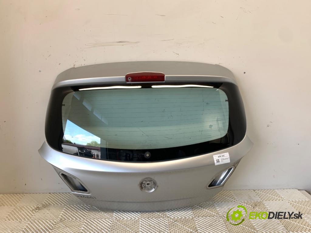 OPEL CORSA E liftback 2015 55 kW 1.4 (08) 1398 kapota zad 
