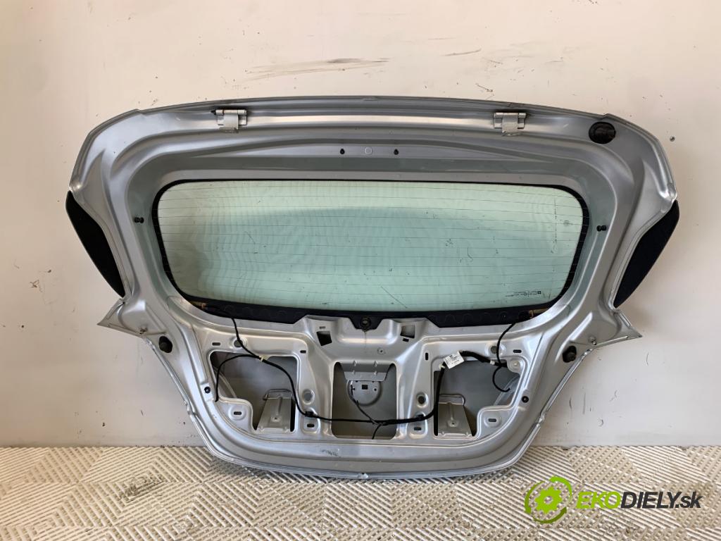 OPEL CORSA E liftback 2015 55 kW 1.4 (08) 1398 kapota zad
