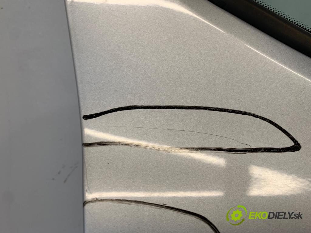OPEL CORSA E liftback 2015 55 kW 1.4 (08) 1398 dveře pravý zadní část