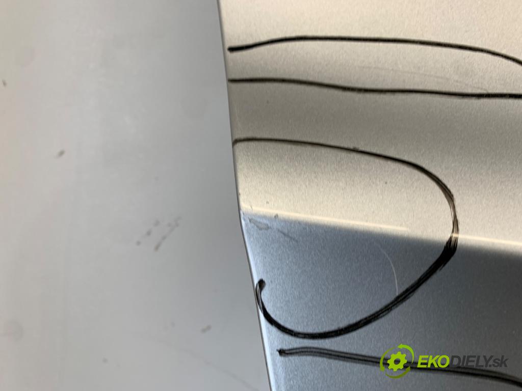 OPEL CORSA E liftback 2015 55 kW 1.4 (08) 1398 dveře pravý zadní část