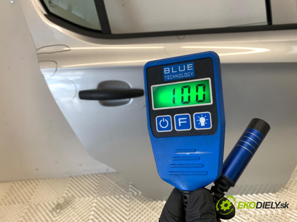 OPEL CORSA E liftback 2015 55 kW 1.4 (08) 1398 dveře pravý zadní část