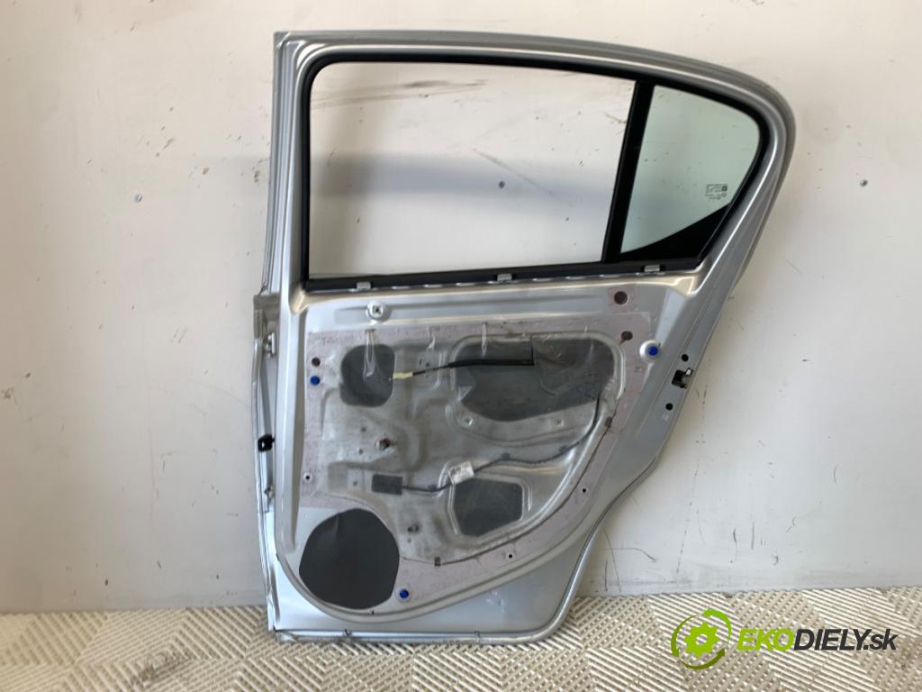 OPEL CORSA E liftback 2015 55 kW 1.4 (08) 1398 dveře pravý zadní část