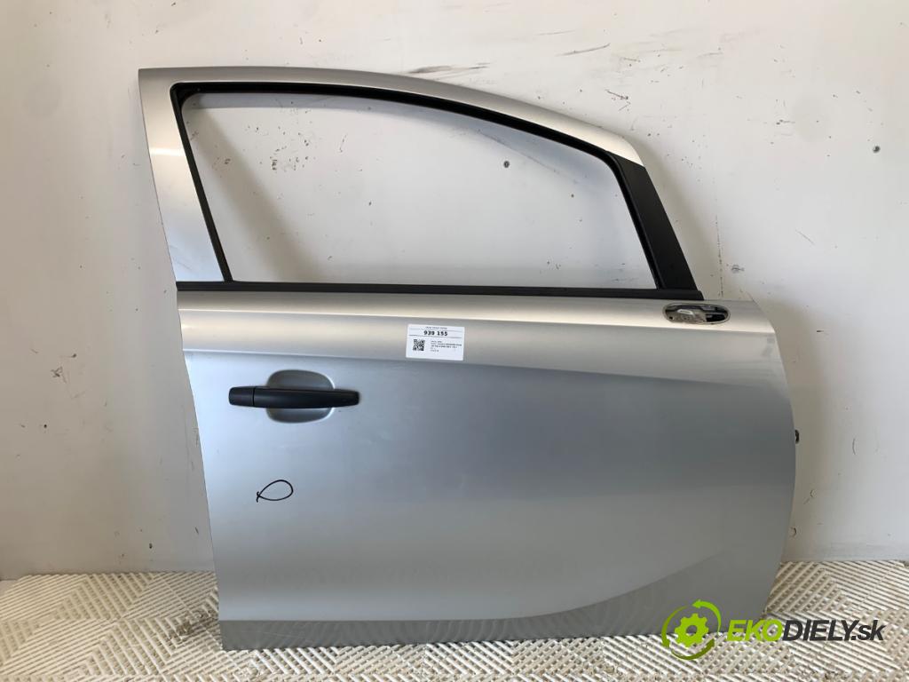 OPEL CORSA E liftback 2015 55 kW 1.4 (08) 1398 dveře pravý přední část