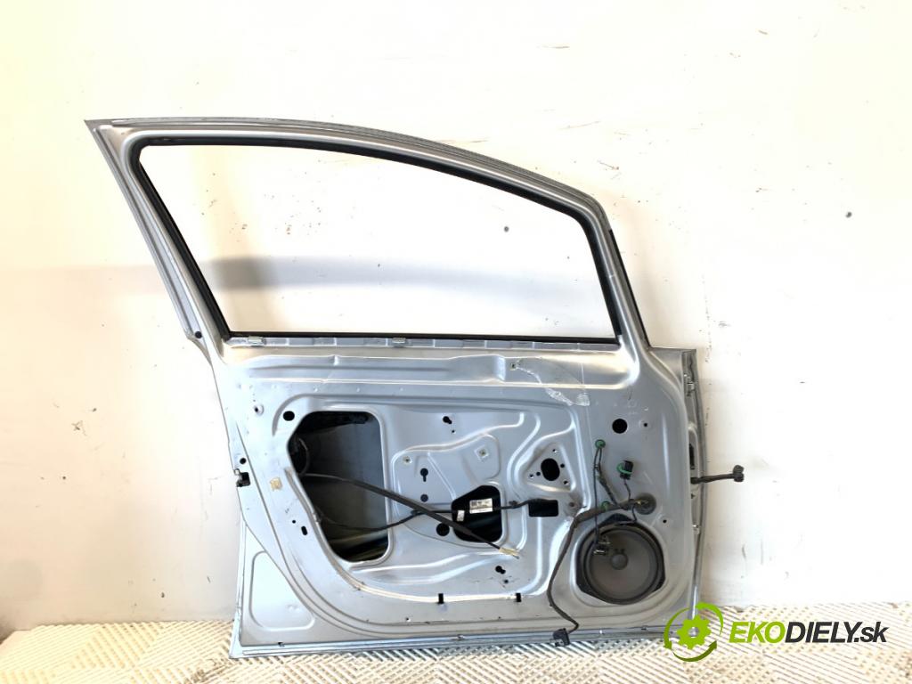 OPEL CORSA E liftback 2015 55 kW 1.4 (08) 1398 dveře levý přední část