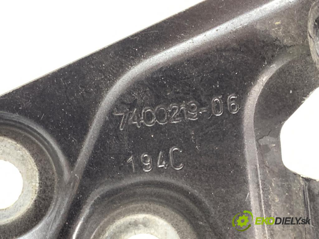 BMW G02 SUV 2024 265 kW M40 i xDrive 2998 Držiak Uchytenie blatníka ľavy 7397513