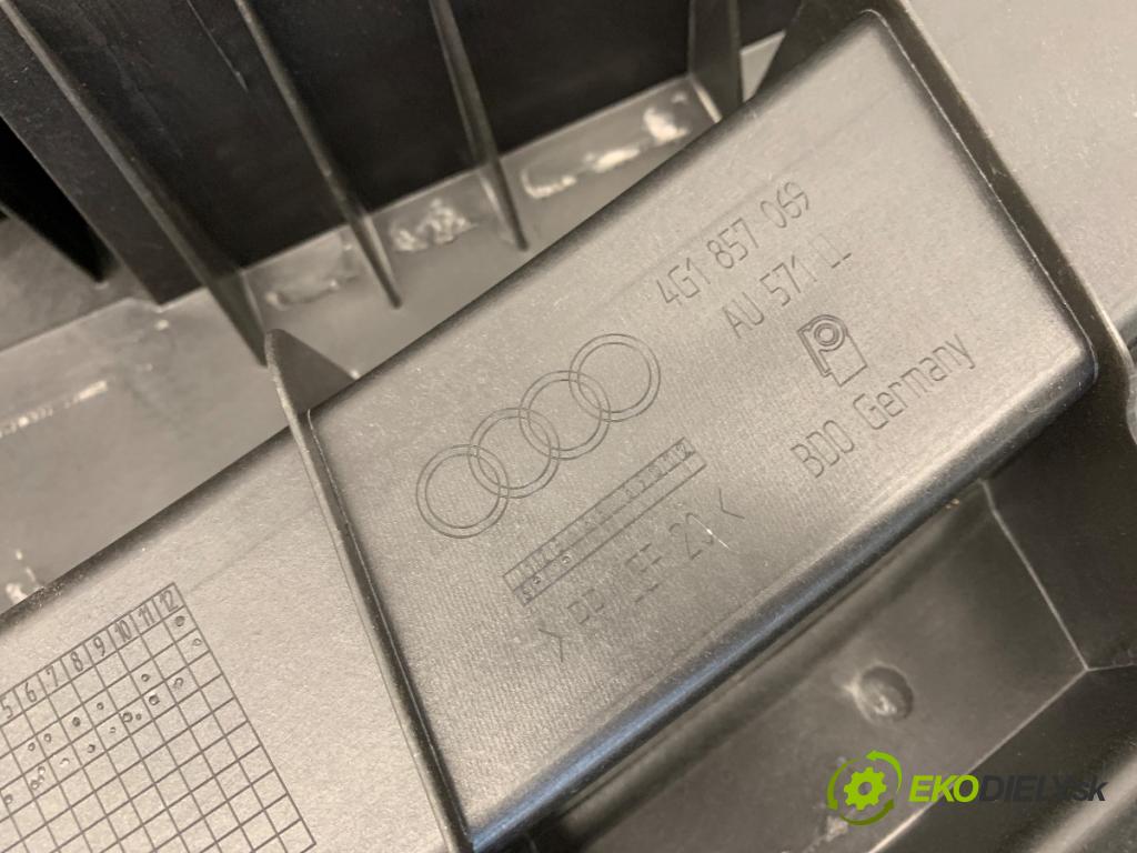 AUDI A6 C7 sedan 2011 180 kW 3.0 TDI quattro 2967 palubní doska 4G1857069 (Palubní deska)