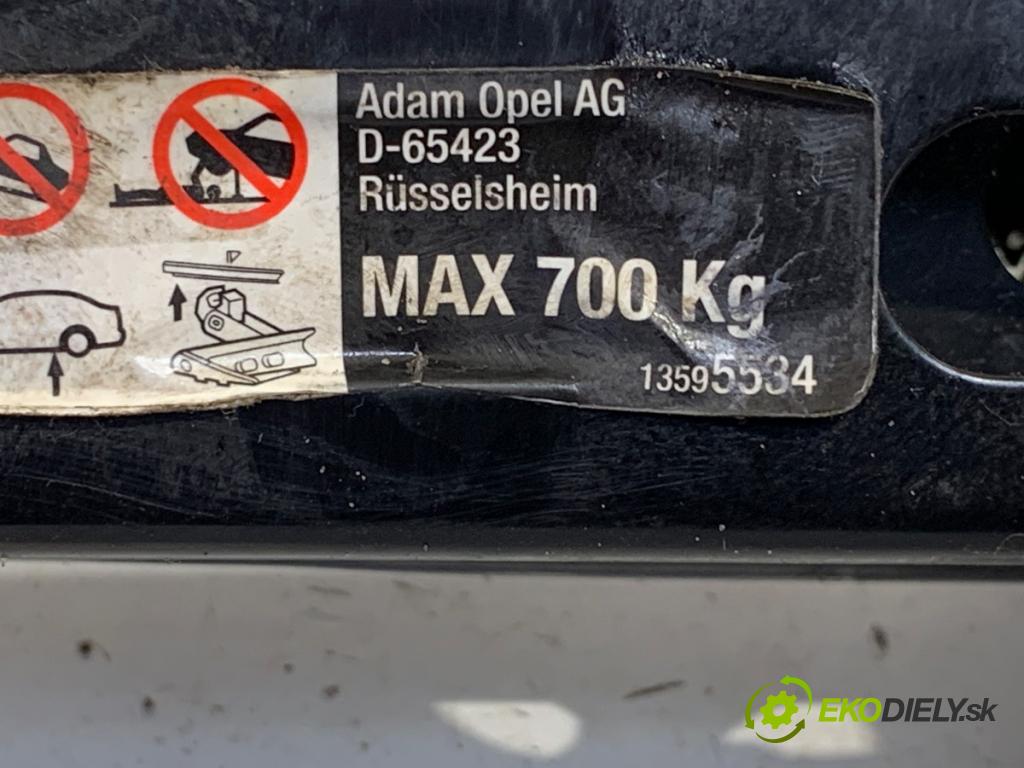OPEL CORSA E liftback 2015 55 kW 1.4 (08) 1398 Súprava náradia 39011364