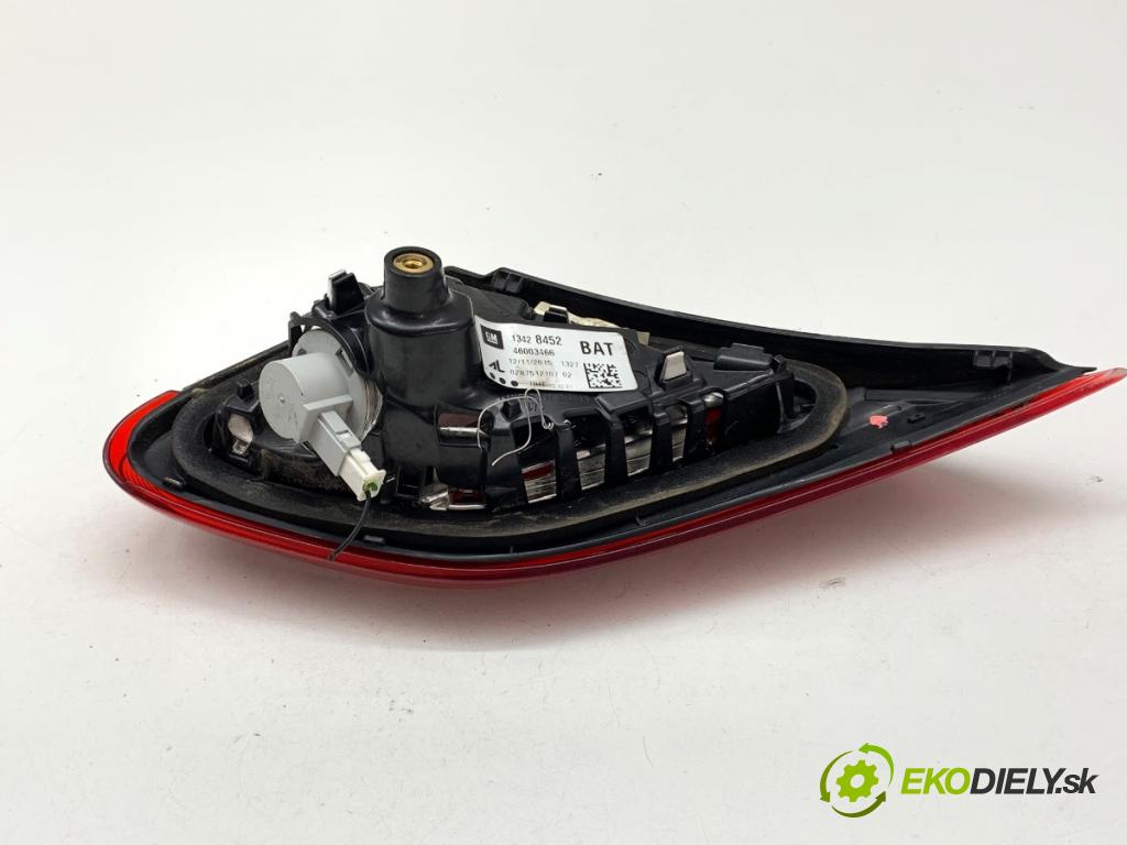 OPEL CORSA E liftback 2015 55 kW 1.4 (08) 1398 Svetlo pravy zad vnútorná 13428452