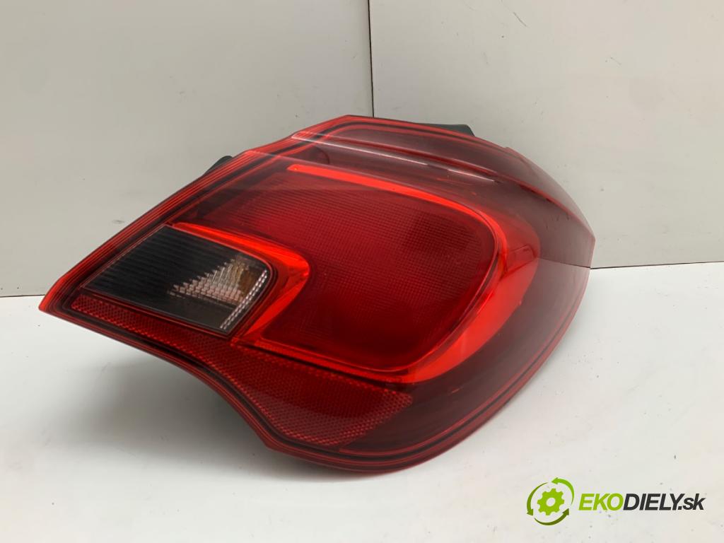 OPEL CORSA E liftback 2015 55 kW 1.4 (08) 1398 Svetlo pravy zad 13428448