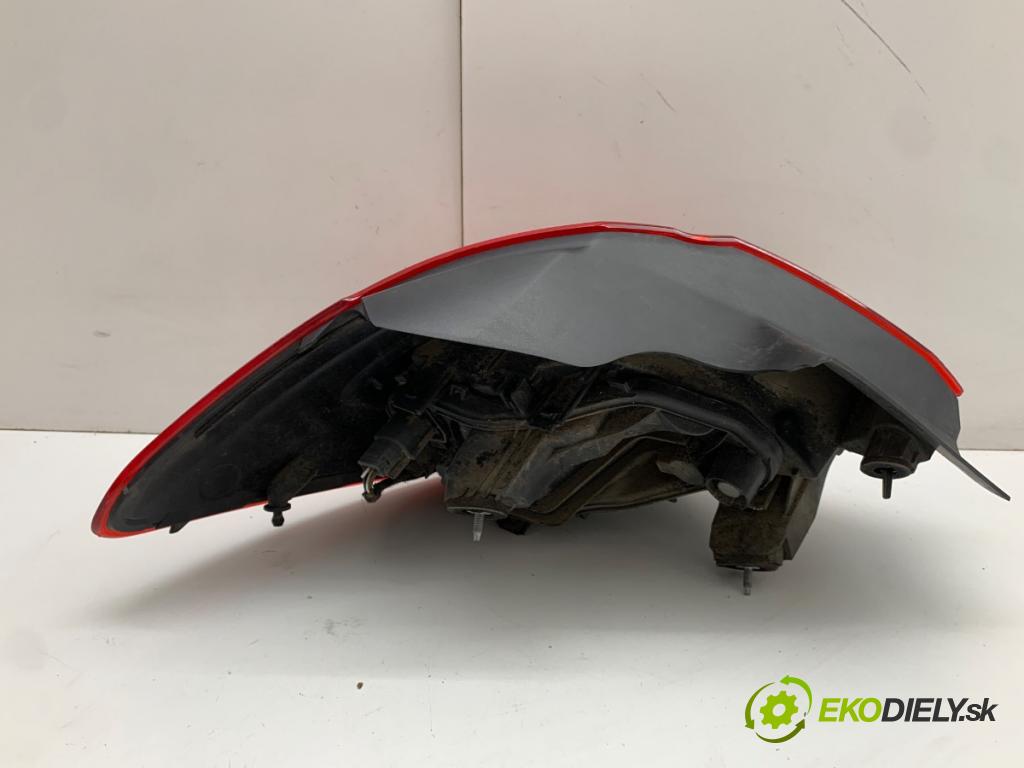 OPEL CORSA E liftback 2015 55 kW 1.4 (08) 1398 Svetlo pravy zad 13428448