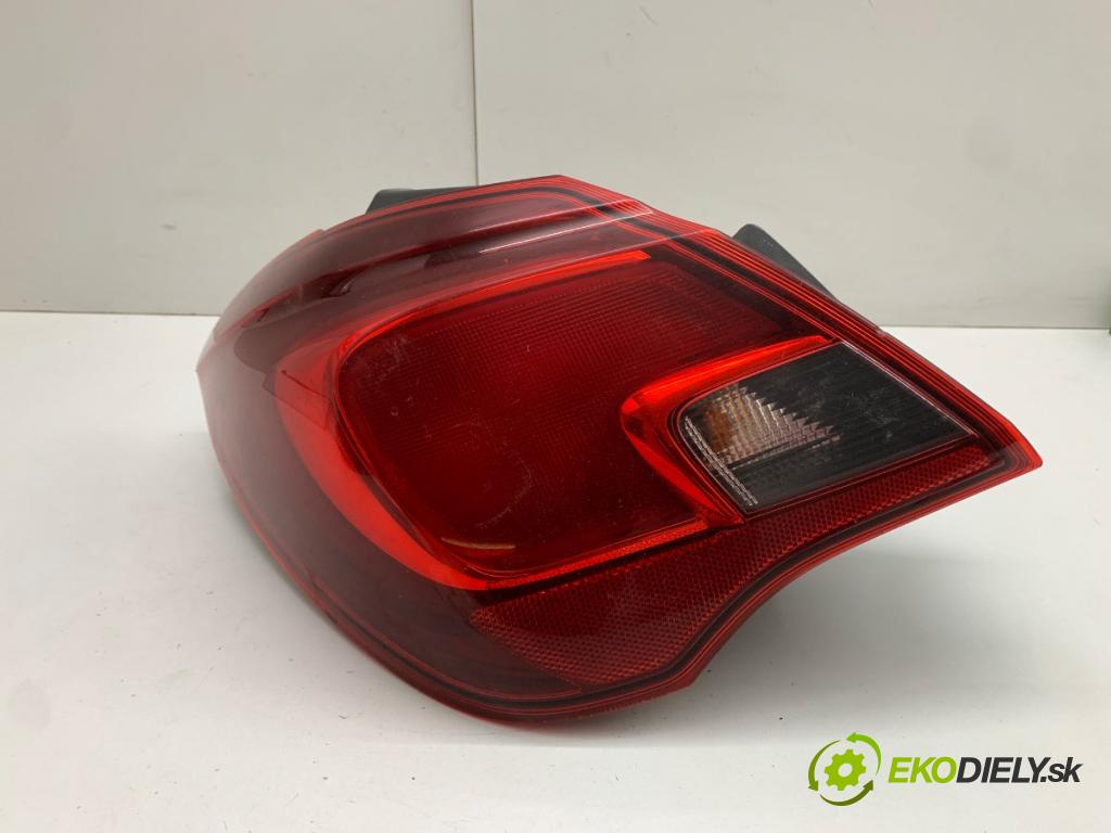 OPEL CORSA E liftback 2015 55 kW 1.4 (08) 1398 Svetlo ľavy zad 13428447