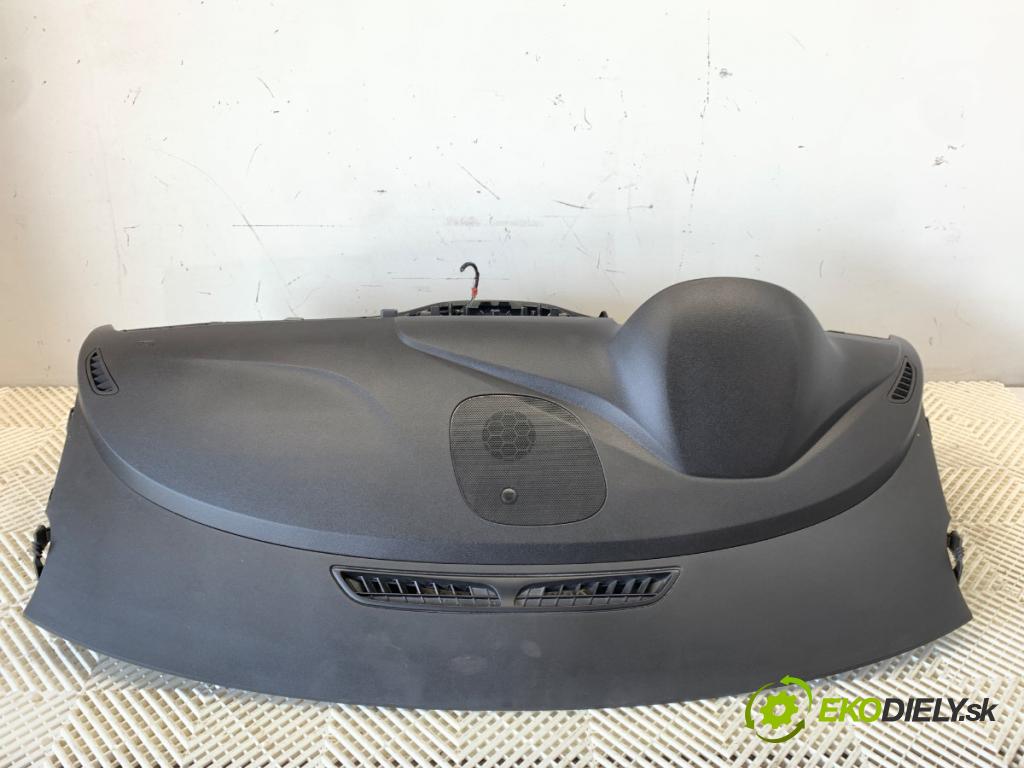 OPEL CORSA E liftback 2015 55 kW 1.4 (08) 1398 Palubná doska 13377932 (Palubná doska)