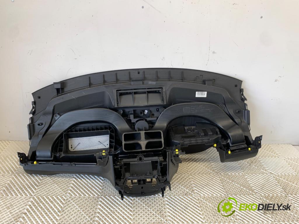 OPEL CORSA E liftback 2015 55 kW 1.4 (08) 1398 Palubná doska 13377932 (Palubná doska)