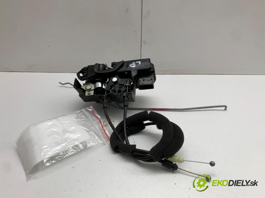 CHEVROLET CAPTIVA SUV 2010 100 kW 2.4 2405 zámok Dvere ľavy predný