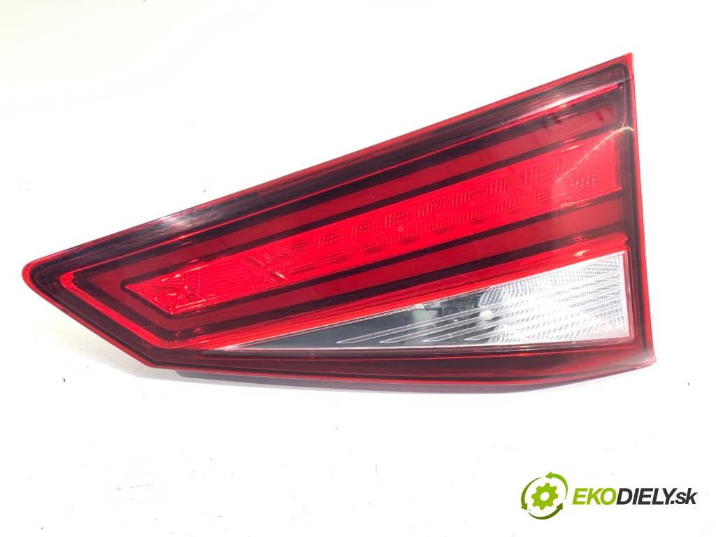 SEAT ATECA SUV 2017 110 kW 2.0 TDI 4Drive 1968 Svetlo pravy zad vnútorná 575945308D