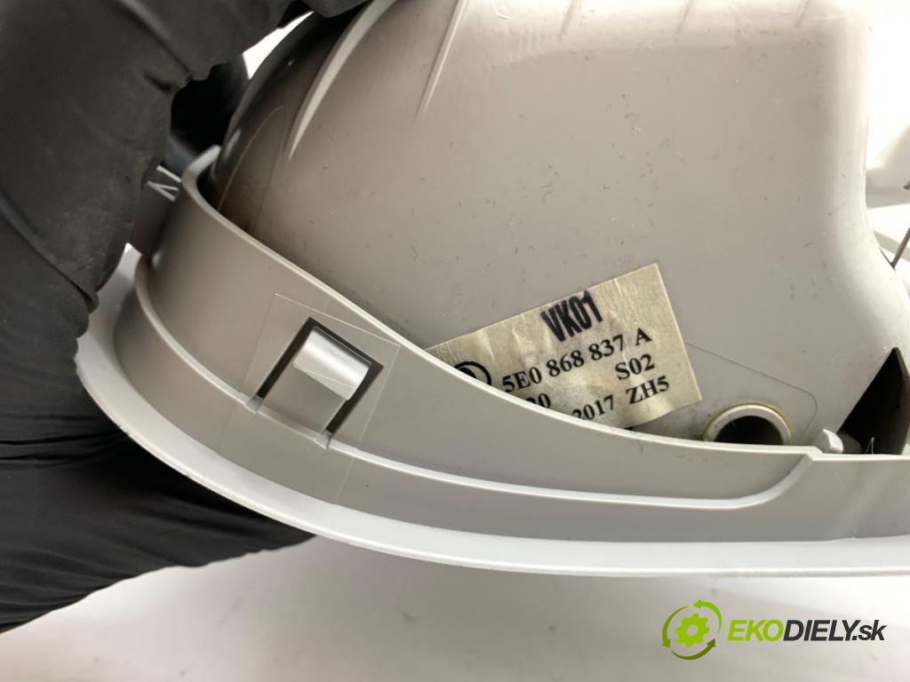 SEAT ATECA SUV 2017 110 kW 2.0 TDI 4Drive 1968 přihrádka kastlík na skla 5E0868837A