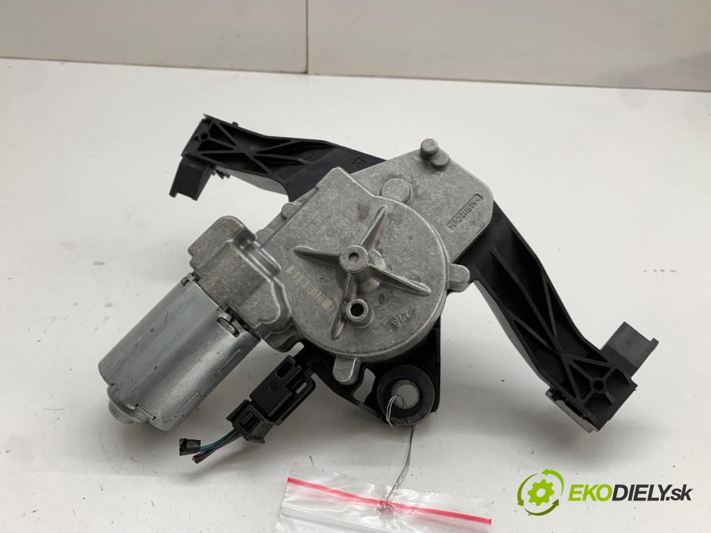 OPEL CORSA E liftback 2015 55 kW 1.4 (08) 1398 Motor stieračov zad 39045012