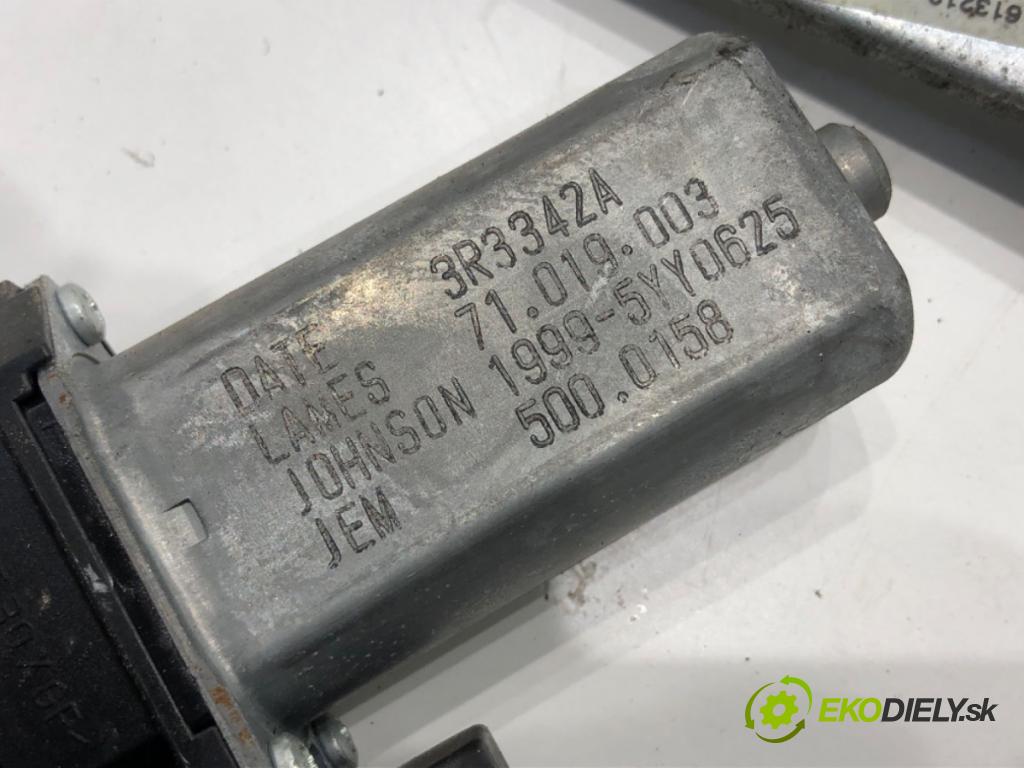 OPEL CORSA E liftback 2015 55 kW 1.4 (08) 1398 mechanismus okna pravý přední část 13447039