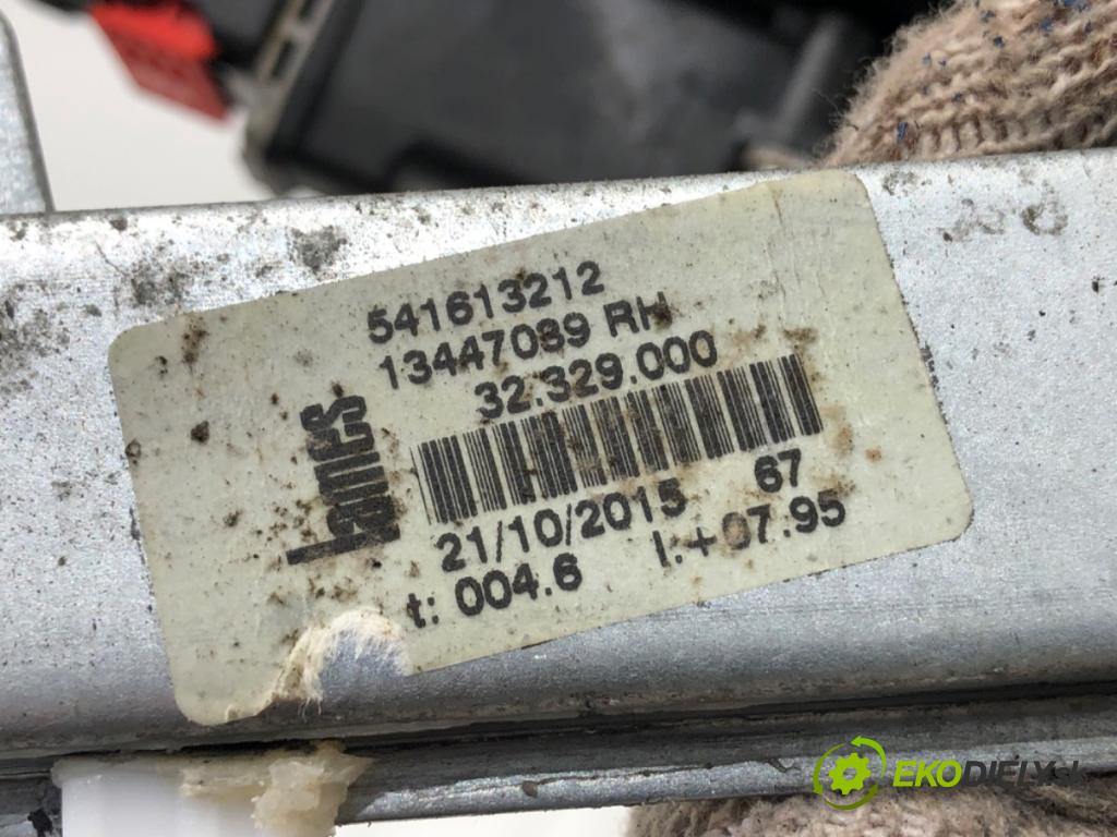 OPEL CORSA E liftback 2015 55 kW 1.4 (08) 1398 mechanismus okna pravý přední část 13447039