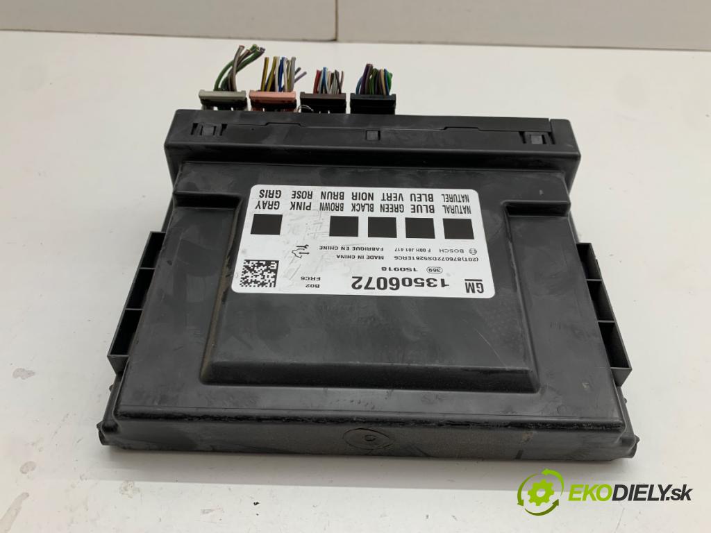 OPEL CORSA E liftback 2015 55 kW 1.4 (08) 1398 modul komfortu 13506072 (Komfortní modul)