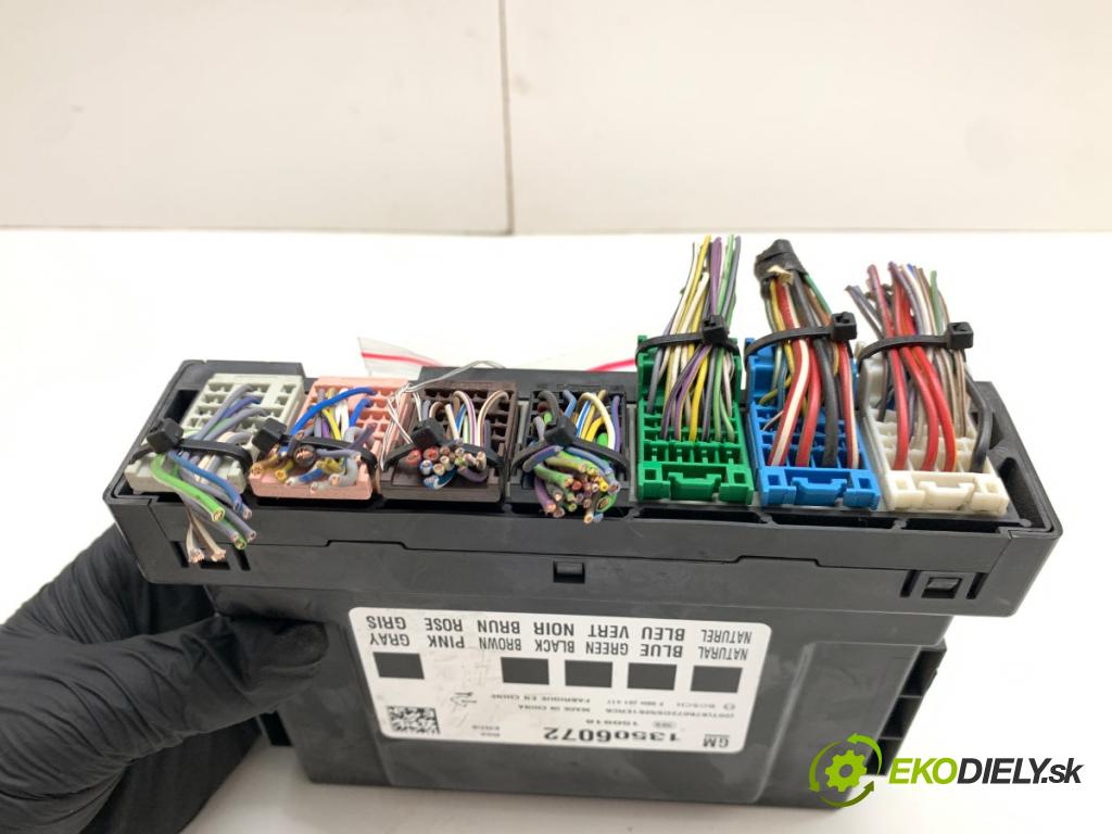 OPEL CORSA E liftback 2015 55 kW 1.4 (08) 1398 modul komfortu 13506072 (Komfortní modul)