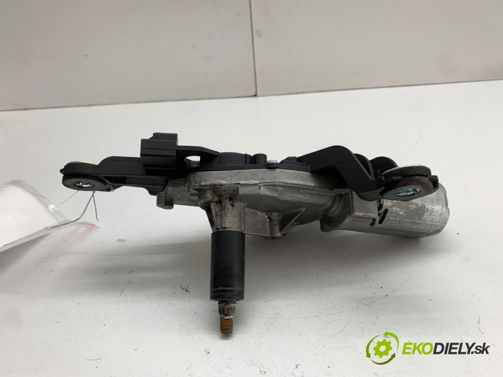 MITSUBISHI COLT VI liftback 2007 70 kW 1.3 1332 Motor stieračov zad MN105052