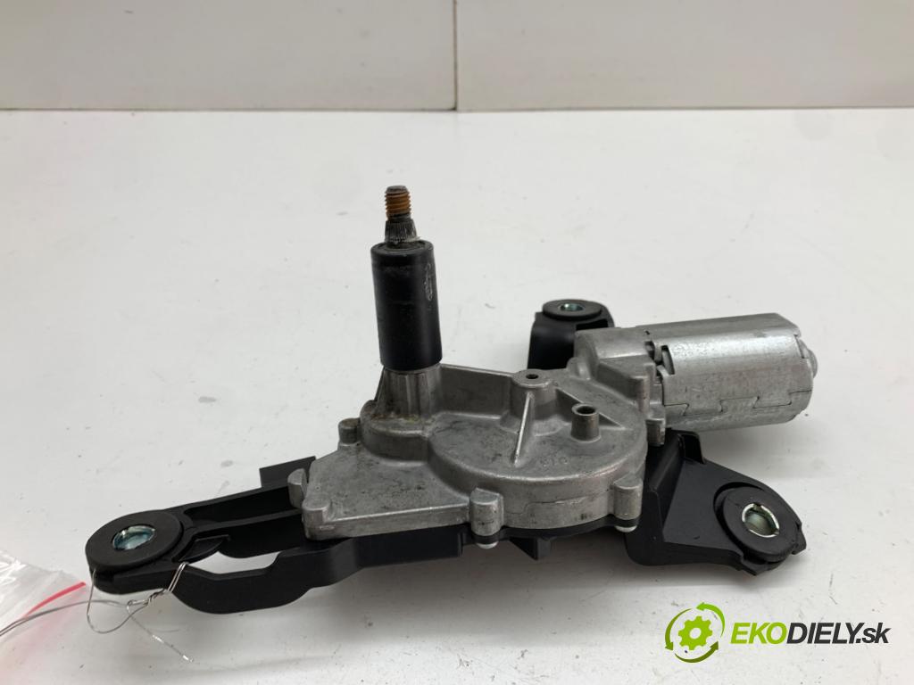 MITSUBISHI COLT VI liftback 2007 70 kW 1.3 1332 Motor stieračov zad MN105052