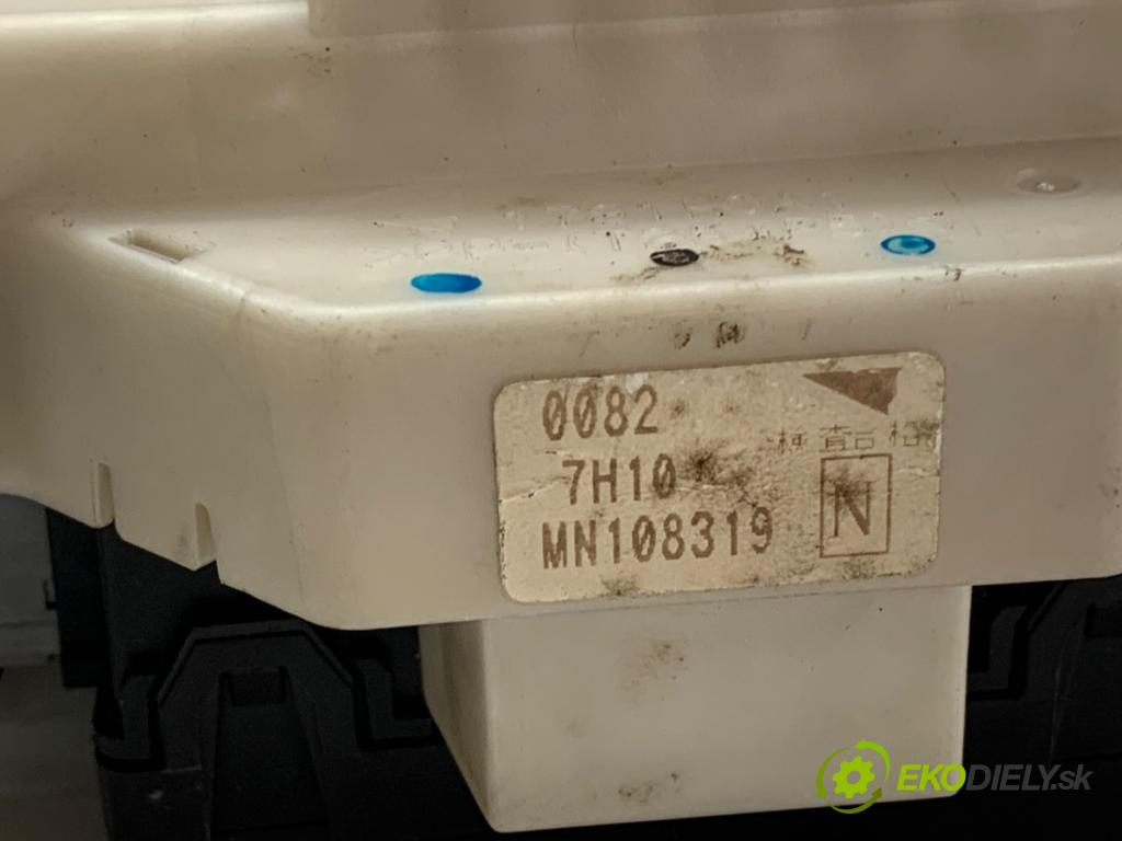 MITSUBISHI COLT VI liftback 2007 70 kW 1.3 1332 Modul BSI 8637A171 (Poistková skrinka)