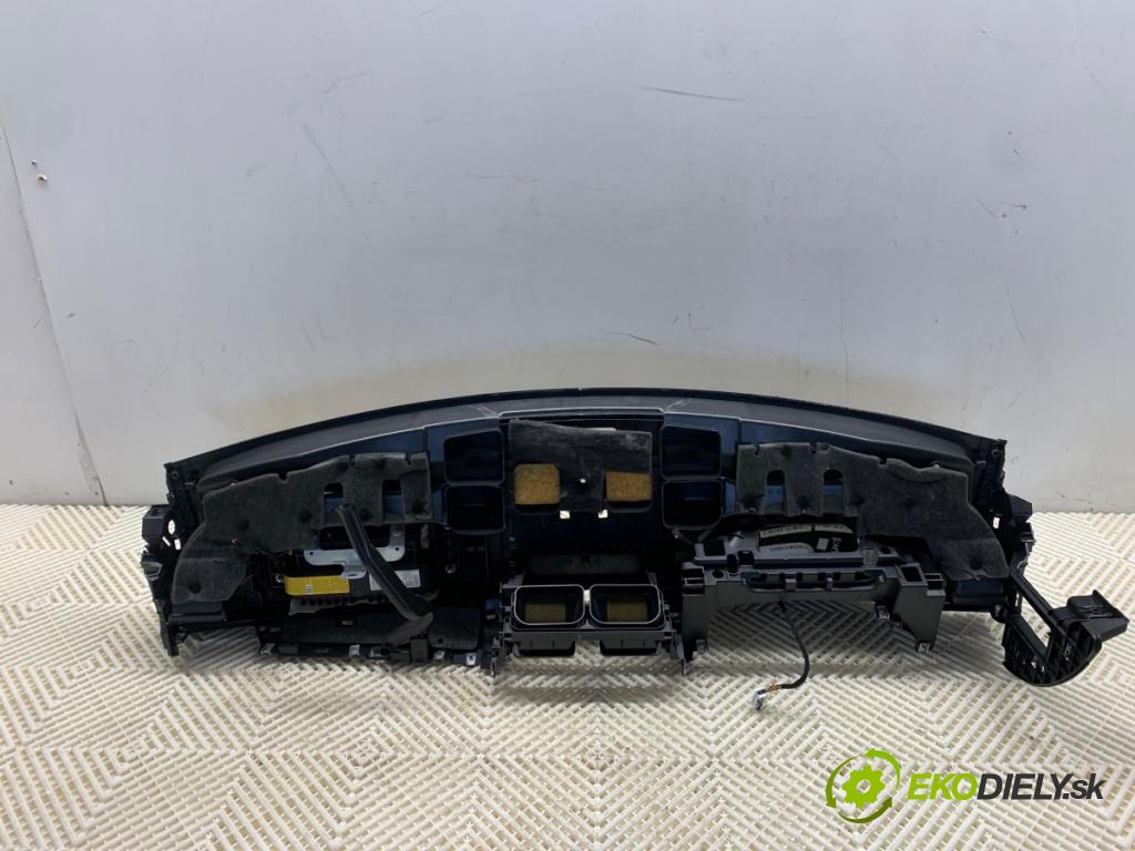 MERCEDES-BENZ C218 coupe 2014 300 kW CLS 500 (218.373) 4663 Palubná doska 2186803187 (Palubná doska)